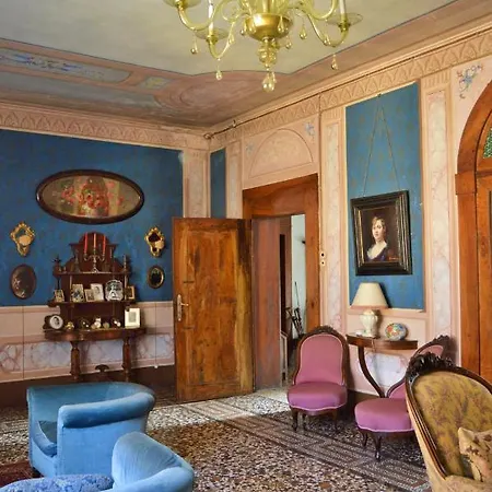 Palazzetto Scodellari *