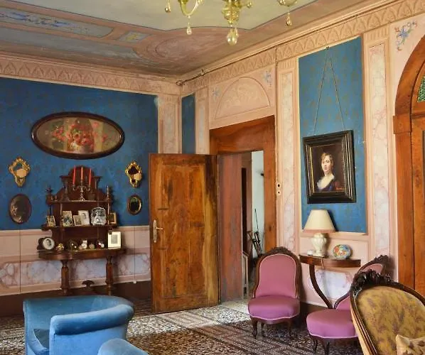 Palazzetto Scodellari *